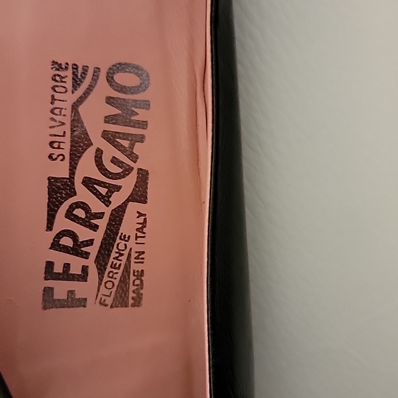 Salvatore Ferragamo SZ 9 Classic Flats  Gently Used - Picture 6 of 11